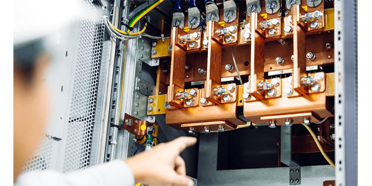 Why Manufacturers Are Moving to Busbar Power to Increase the Safety and Efficiency of Their Automation Infrastructure